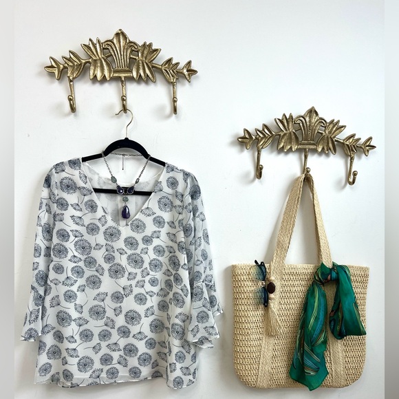 Light like a Dandelion belle sleeve blouse L - Picture 1 of 3